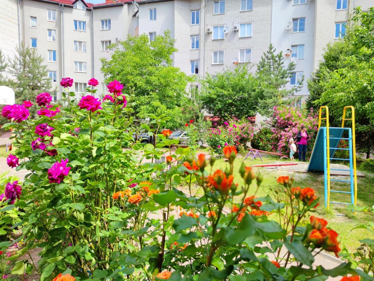 Apartmán Positive Lvov Exteriér fotografie